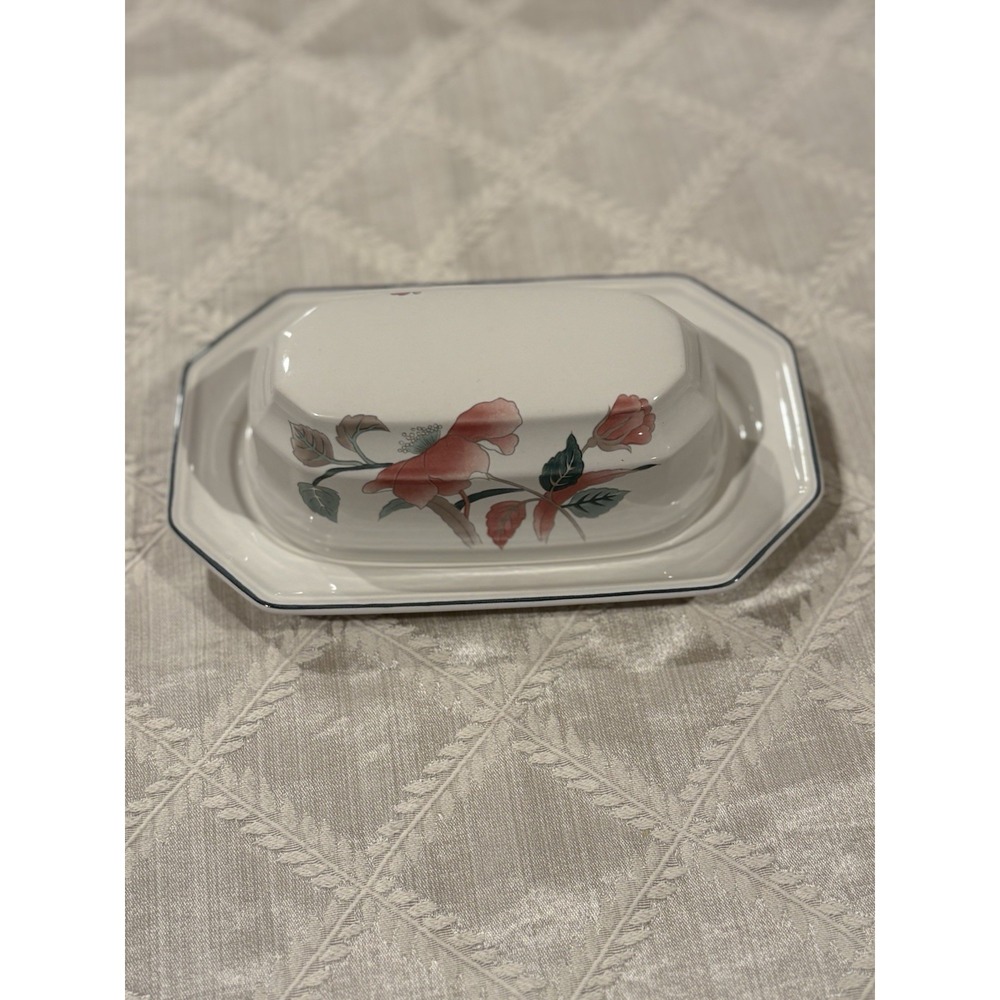 MIKASA CONTINENTAL # F3003 SILK FLOWERS  BUTTER DISH 1/4lb